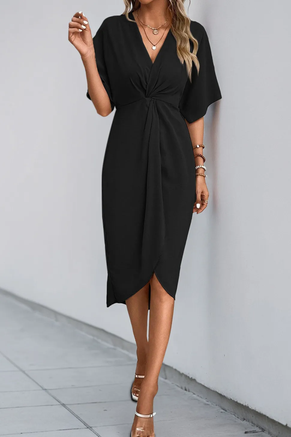 Vestido de Verão com Meias Mangas Preto Decote em V Bainha