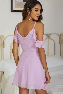 Vestido de verão de spaghetti lilás com folhos