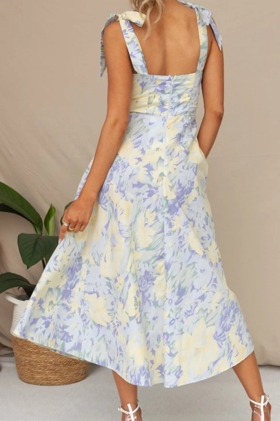 Vestido de Verão Flor Azul Amarela Midi Linha-A
