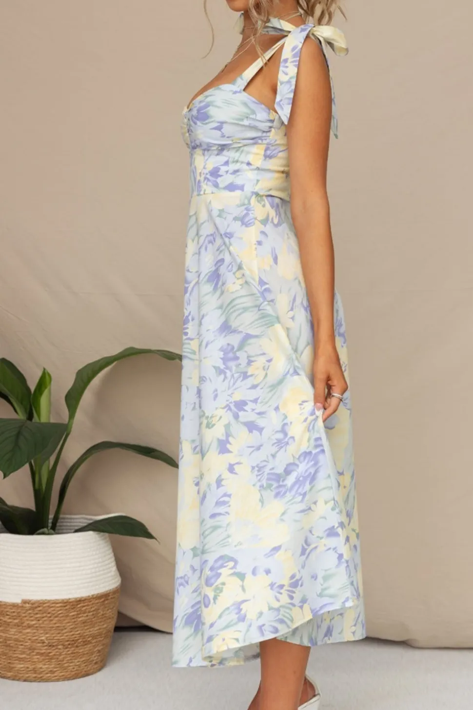 Vestido de Verão Flor Azul Amarela Midi Linha-A