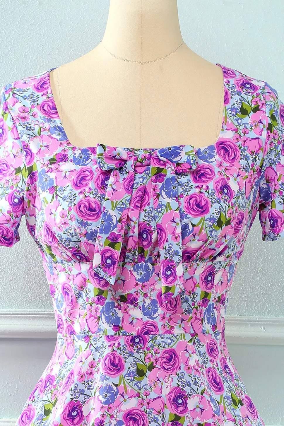 Vestido de verão vintage de pescoço quadrado floral