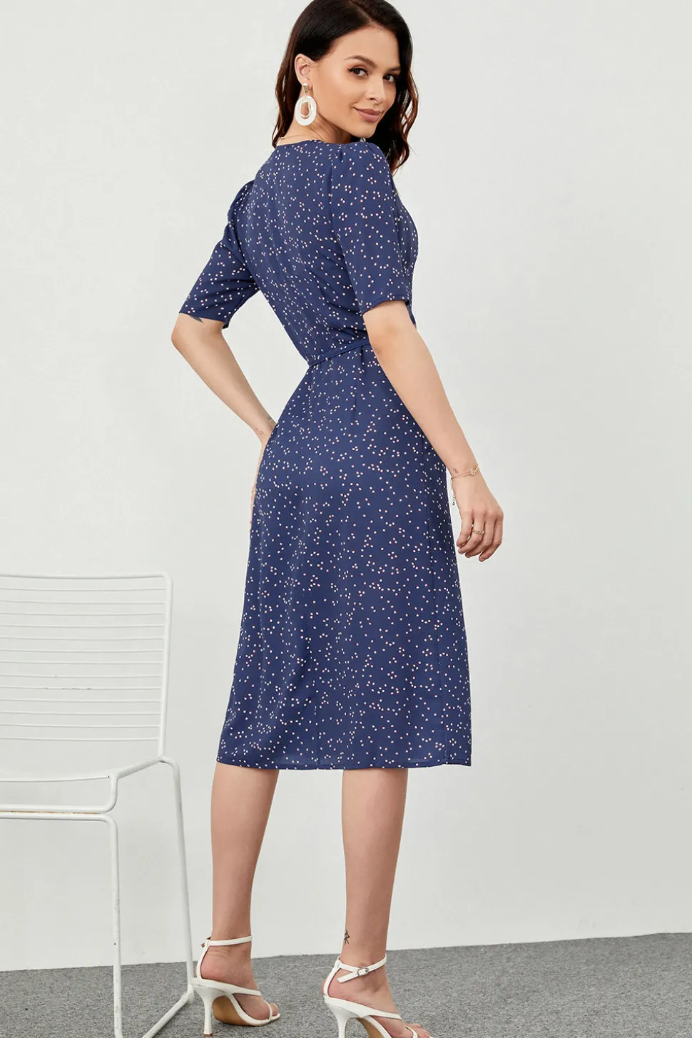Vestido envoltório verão midi de bolinhas marinho