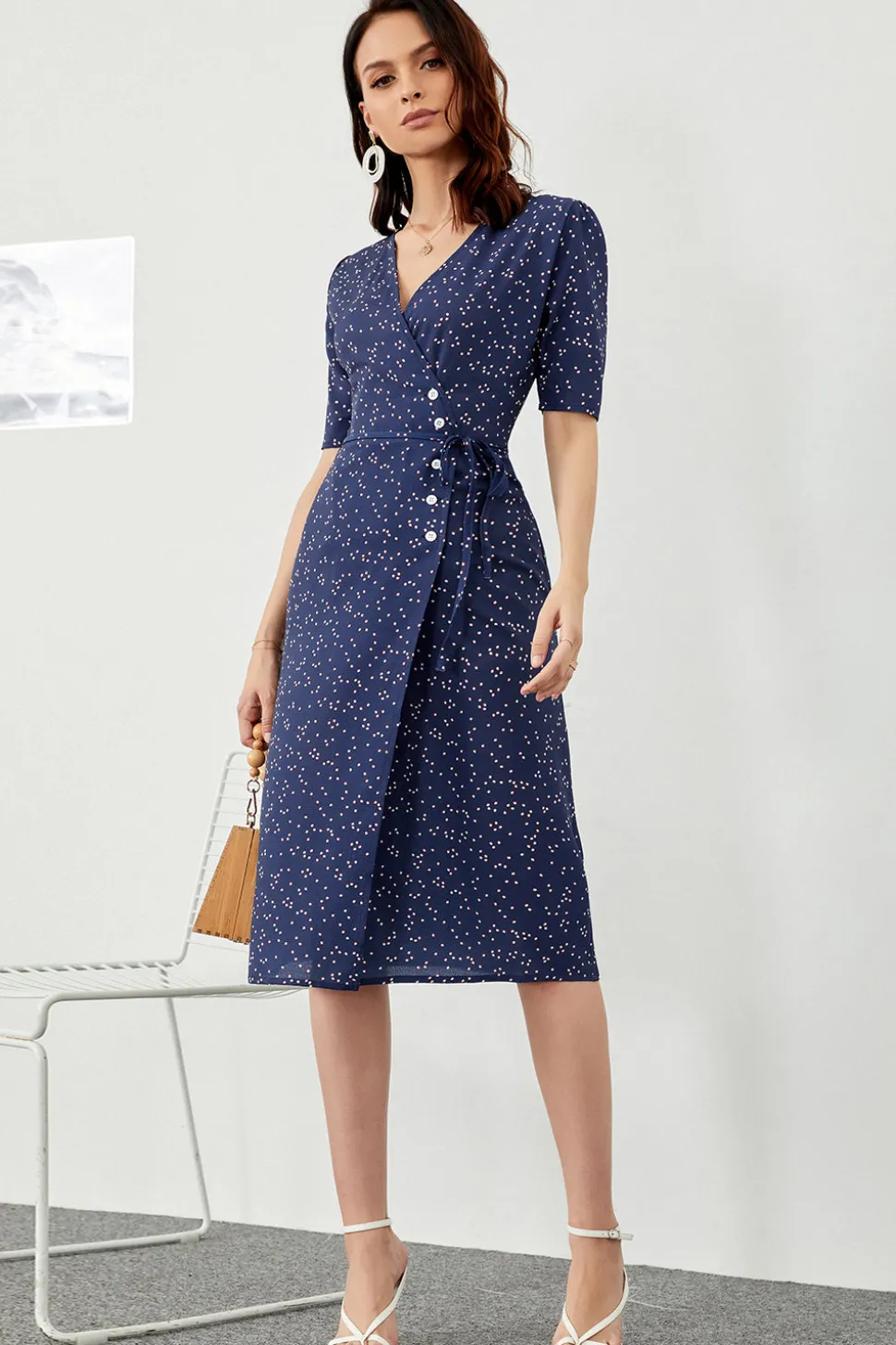 Vestido envoltório verão midi de bolinhas marinho