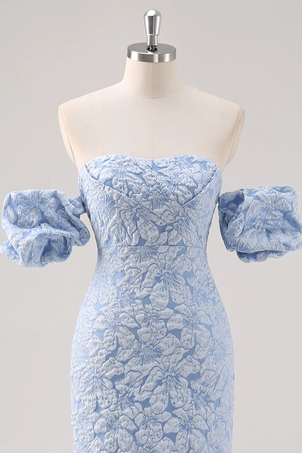 Vestido formal azul floral comprimento do chá com mangas puff