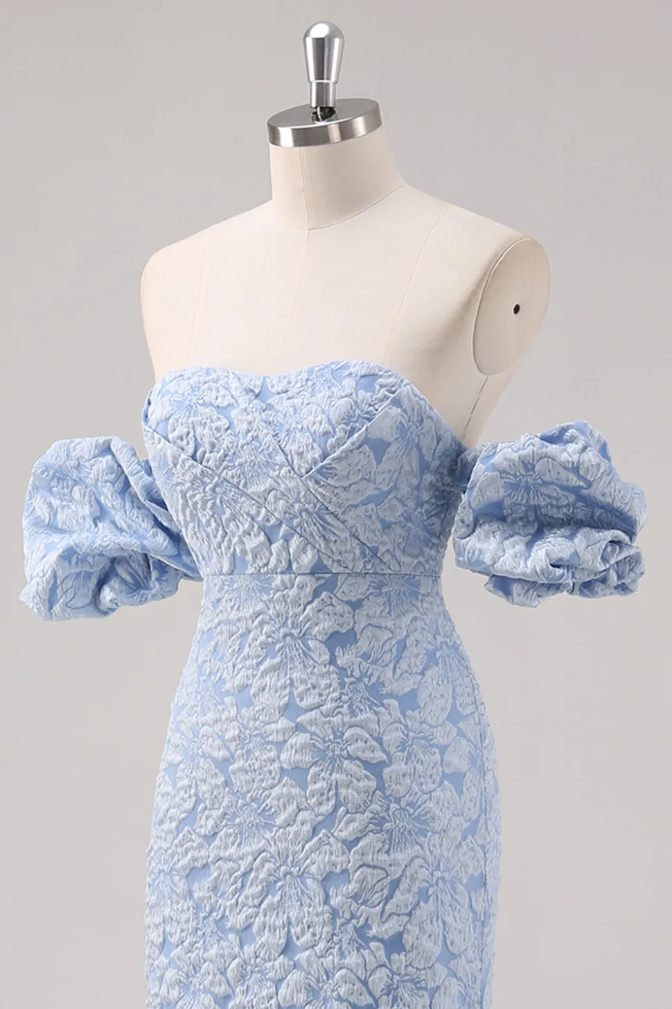 Vestido formal azul floral comprimento do chá com mangas puff