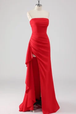 Vestido formal da bainha vermelha com fenda