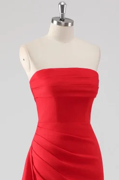 Vestido formal da bainha vermelha com fenda