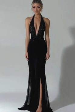 Vestido formal de sereia de cabresto preto com fenda