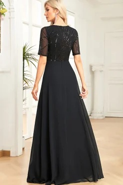 Vestido formal preto brilhante com mangas curtas