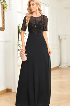 Vestido formal preto brilhante com mangas curtas