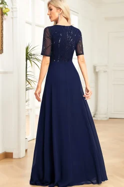 Vestido formal preto brilhante com mangas curtas