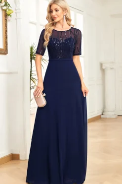 Vestido formal preto brilhante com mangas curtas