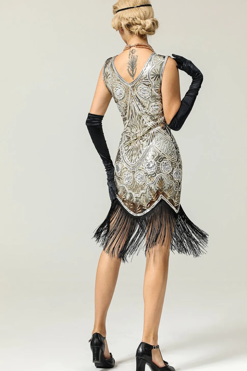 Vestido franja de lantejoulas prateado dos anos 1920