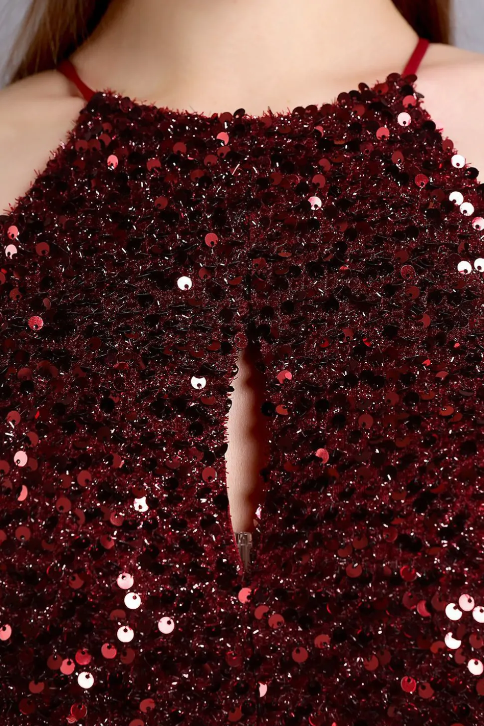 Vestido longo de baile de lantejoulas borgonha com fenda
