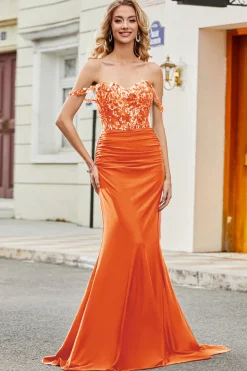 Vestido longo de cerimônia lilás sereia com apliques