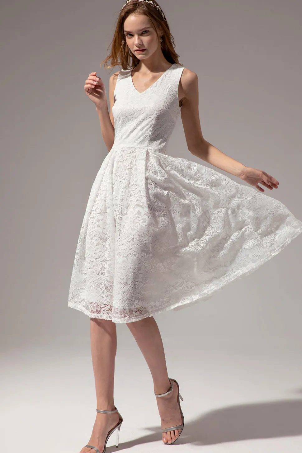 Vestido Midi de Renda Branca