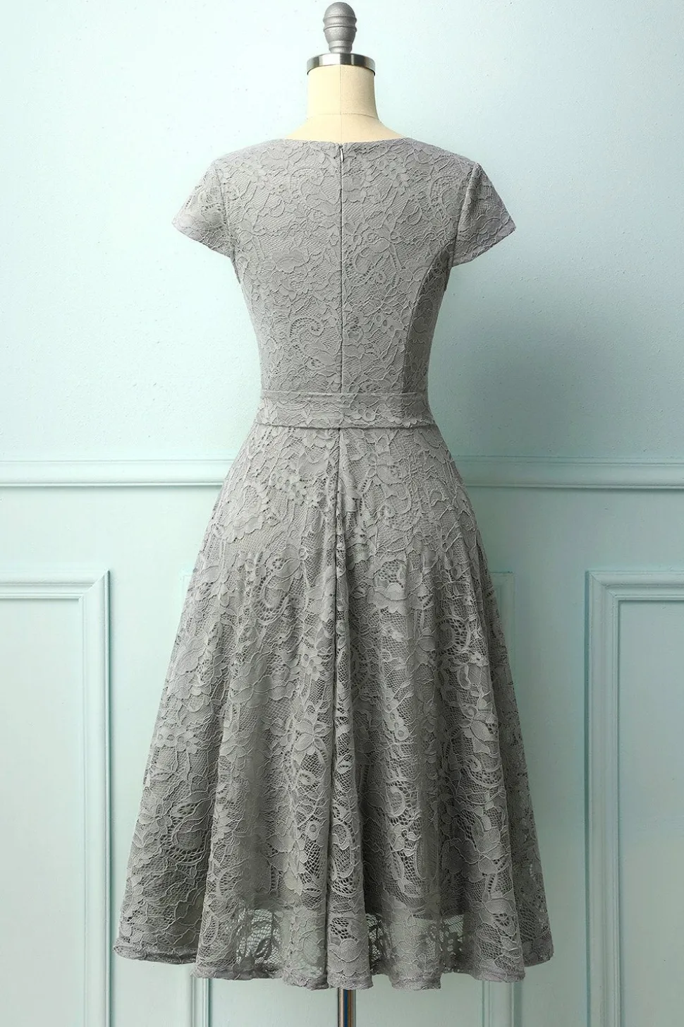 Vestido Midi de Renda Cinza