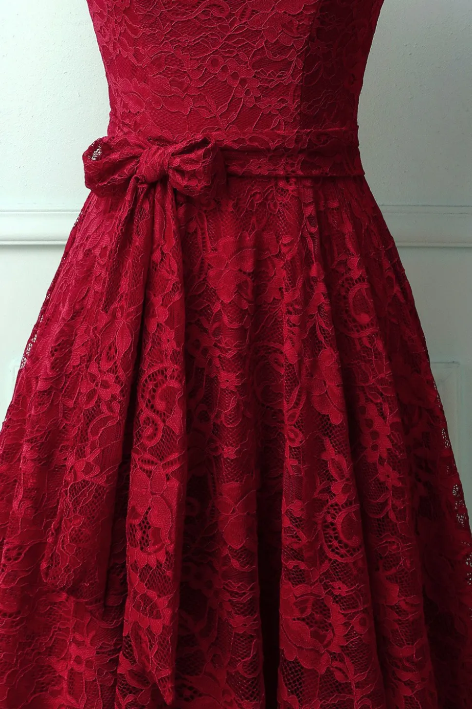 Vestido Midi de Renda Vermelho Escuro