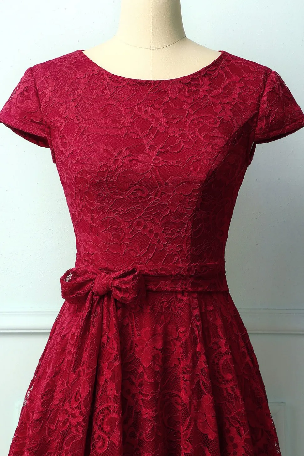 Vestido Midi de Renda Vermelho Escuro