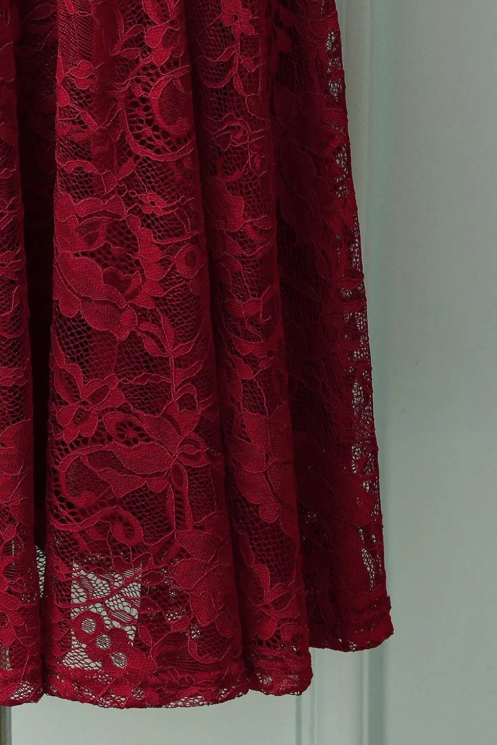 Vestido Midi de Renda Vermelho Escuro