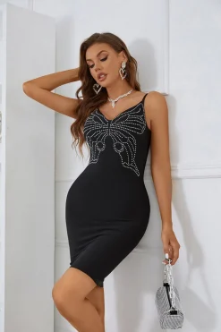 Vestido preto borboleta de missangas