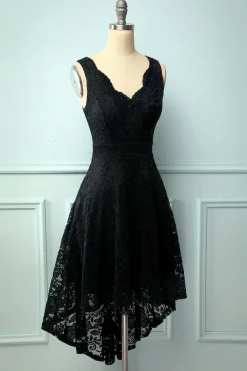 Vestido preto com decote em v