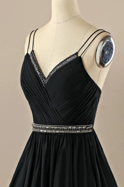 Vestido preto de pescoço em V
