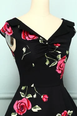 Vestido preto estampado rosa