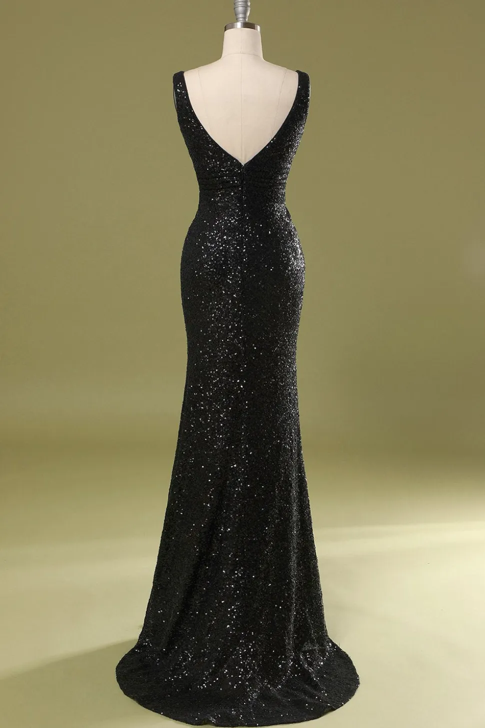 Vestido preto longo de lantejoulas