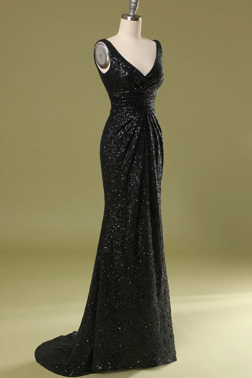 Vestido preto longo de lantejoulas