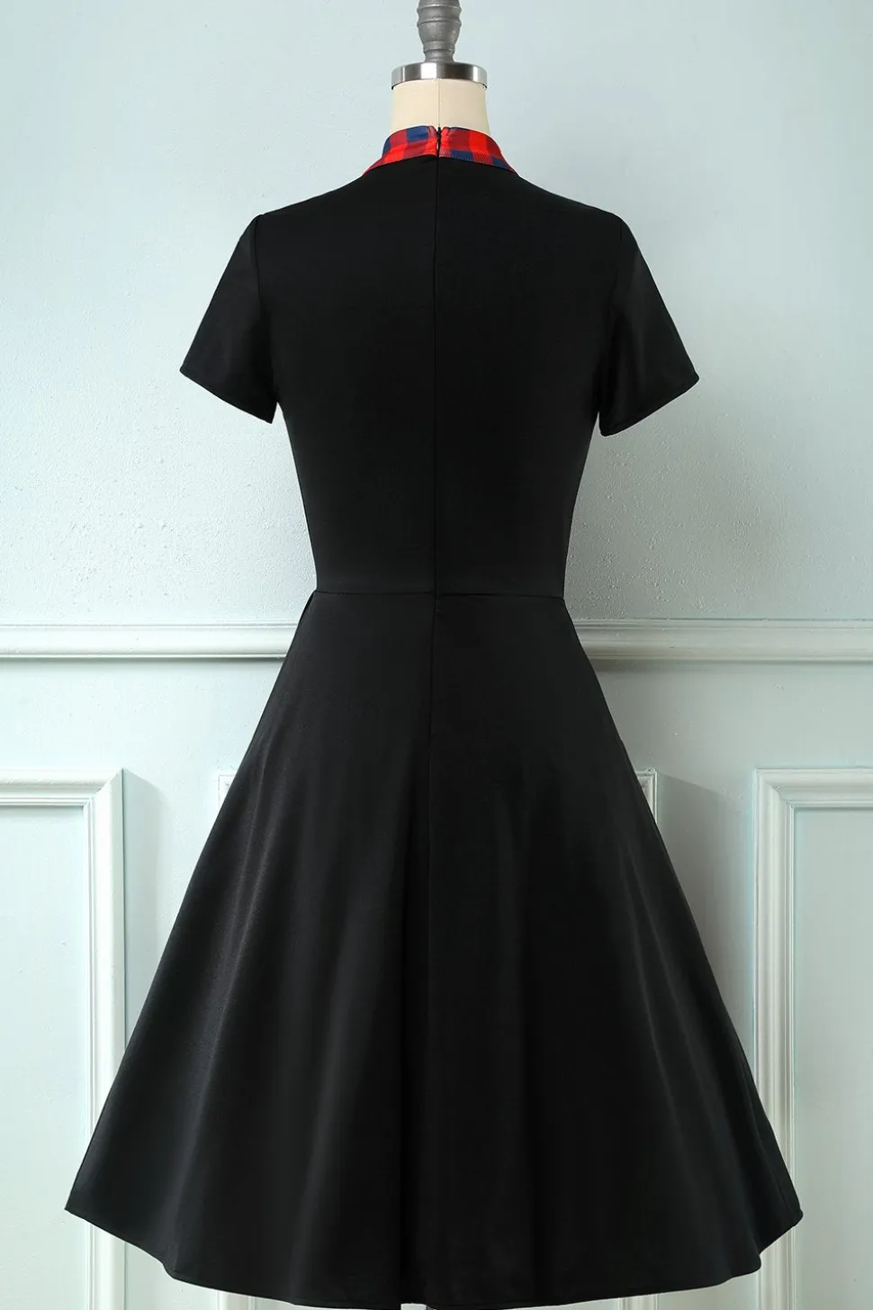Vestido preto plaid swing 1950s