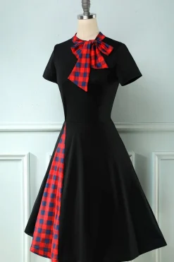 Vestido preto plaid swing 1950s