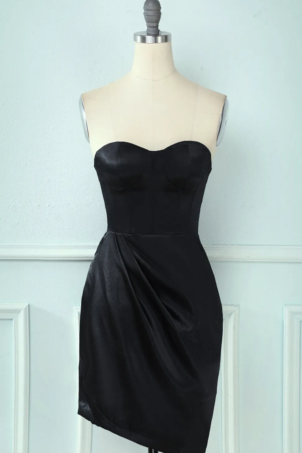 Vestido preto sem alças