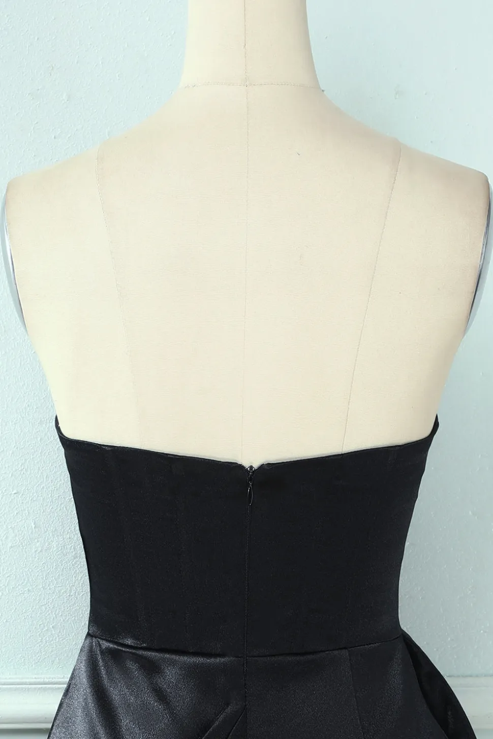 Vestido preto sem alças