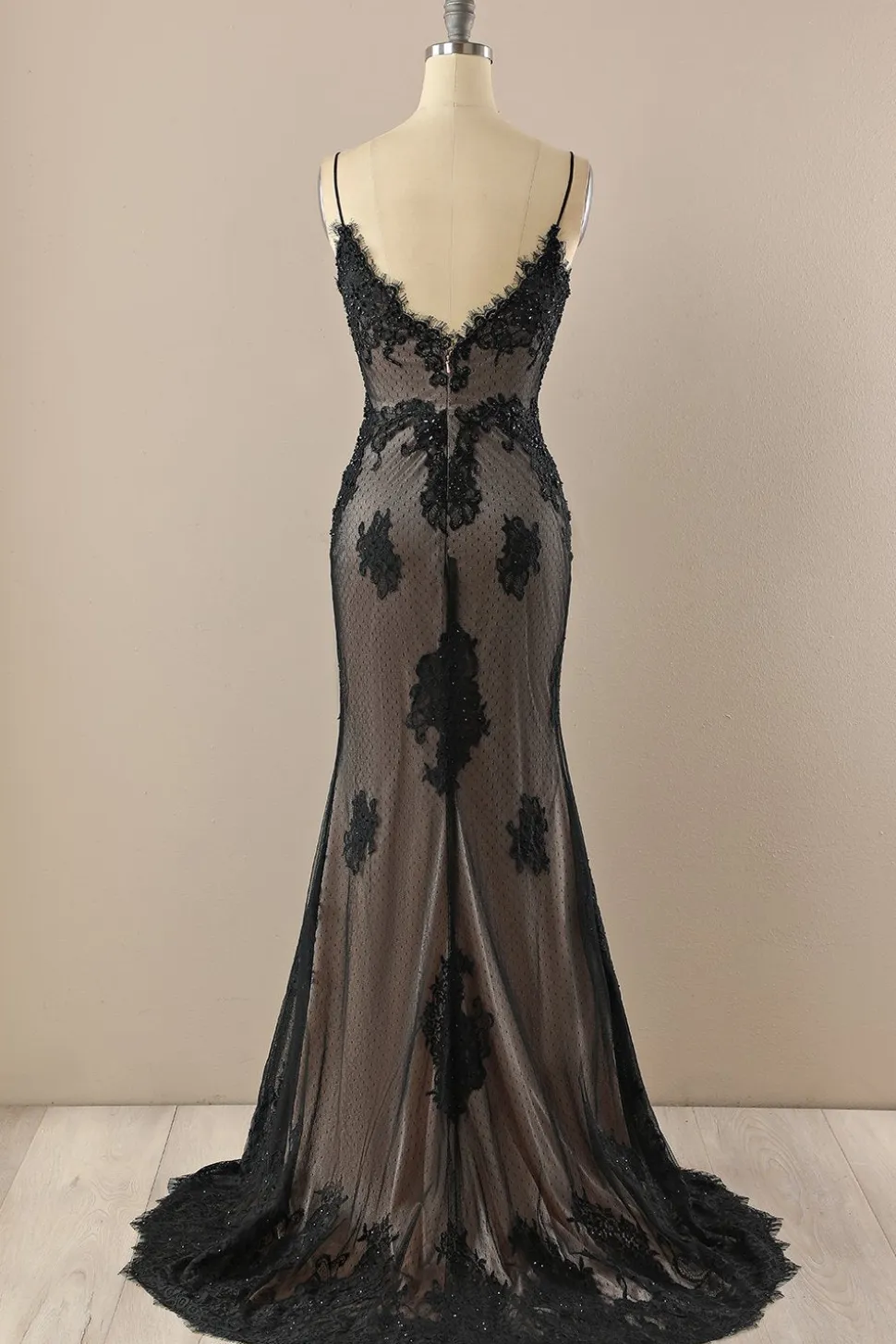 Vestido preto v pescoço beaded prom