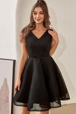 Vestido preto v pescoço homecoming