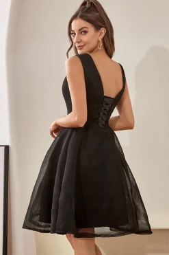 Vestido preto v pescoço homecoming