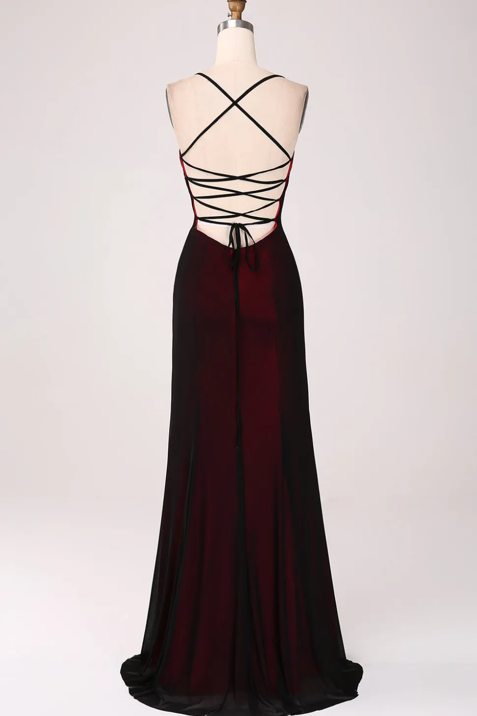 Vestido preto vermelho da bainha da dama de honra com renda-up para trás
