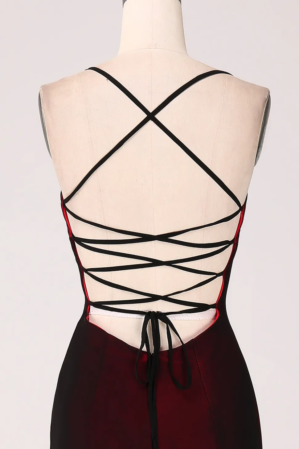 Vestido preto vermelho da bainha da dama de honra com renda-up para trás