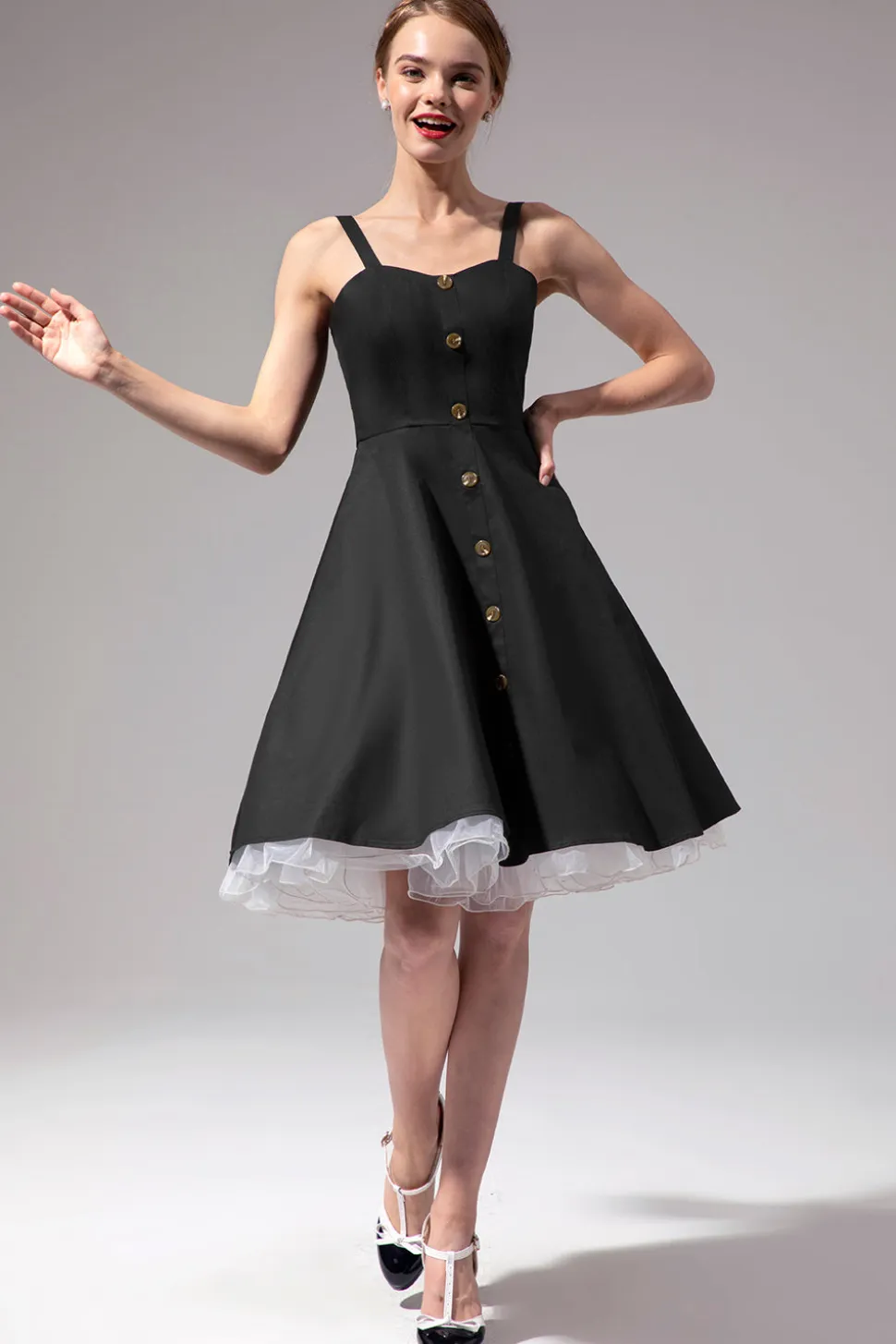Vestido preto vintage com botão
