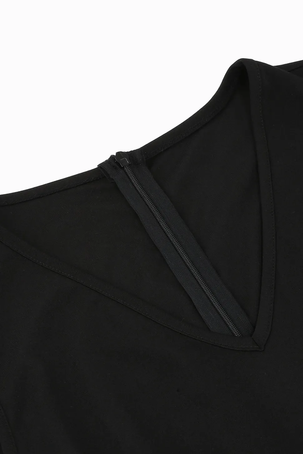 Vestido preto vintage de 1950 com bordado
