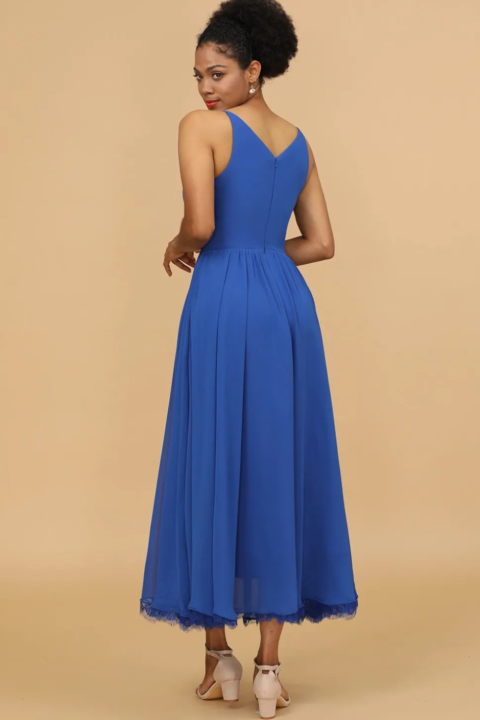 Vestido real de dama de honra de chiffon azul-v-pescoço