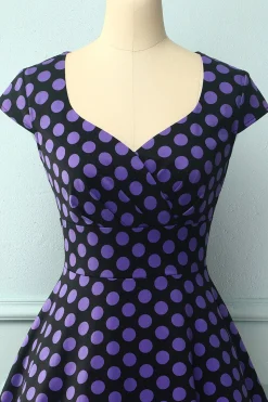 Vestido roxo preto com decote em V