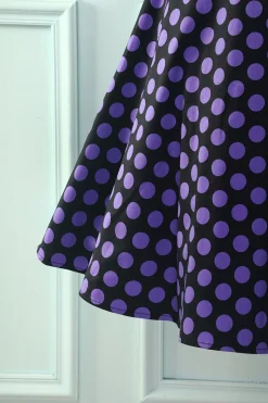 Vestido roxo preto com decote em V