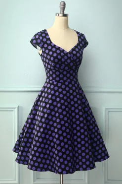 Vestido roxo preto com decote em V