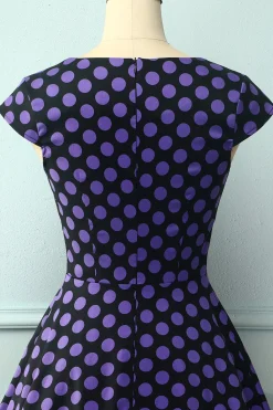 Vestido roxo preto com decote em V