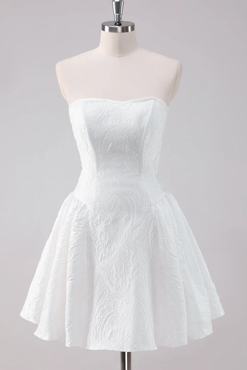 Vestido Simples Branco A-Line Strapless Short Homecoming