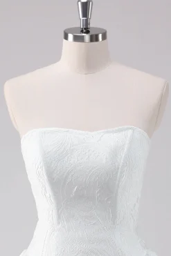 Vestido Simples Branco A-Line Strapless Short Homecoming