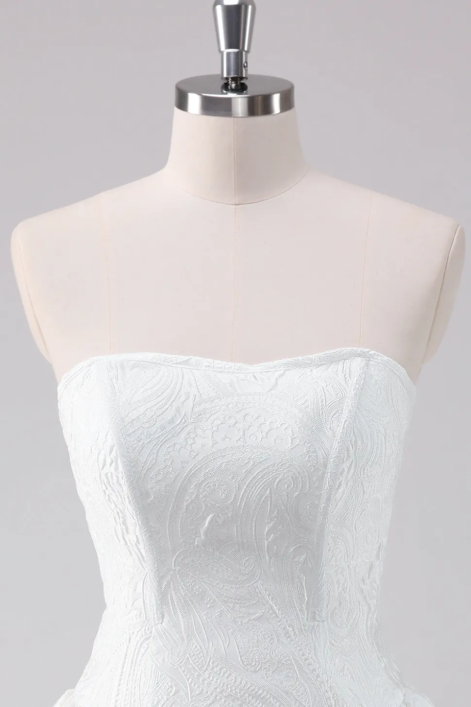 Vestido Simples Branco A-Line Strapless Short Homecoming