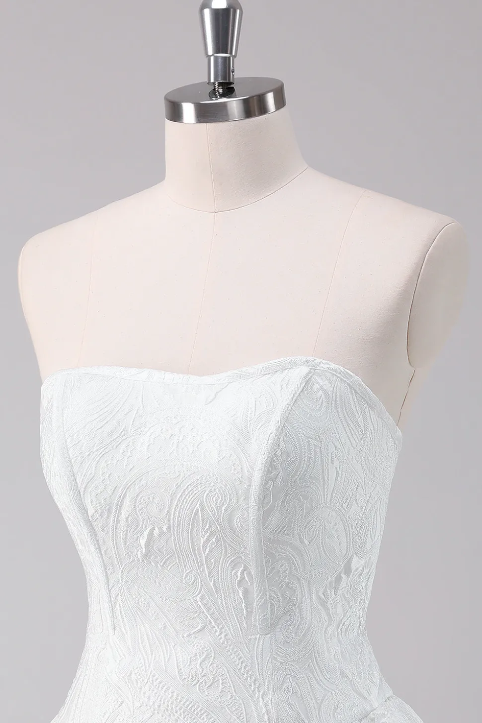 Vestido Simples Branco A-Line Strapless Short Homecoming